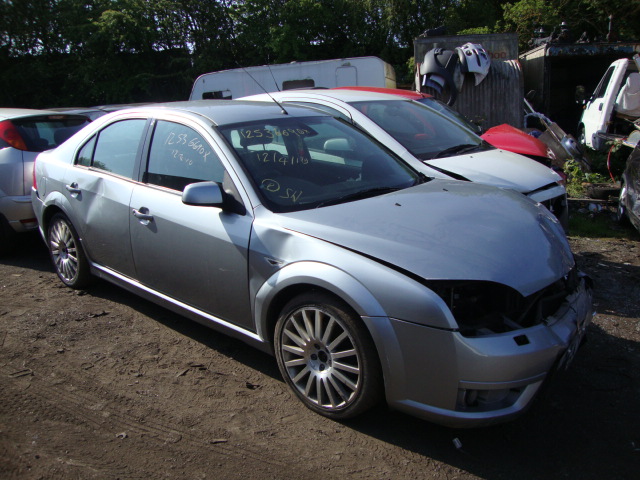 2004 FORD MONDEO